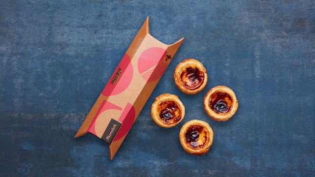 A box of 4 Pastel de Natas